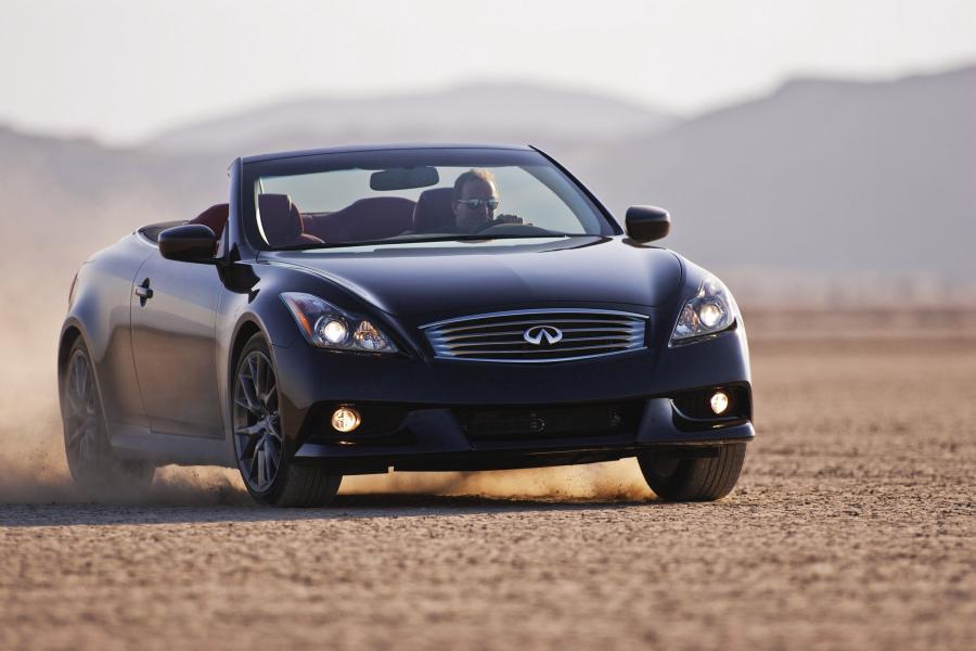  Infiniti G37 IPL Convertible 2013 года  (фото 35 из 37)